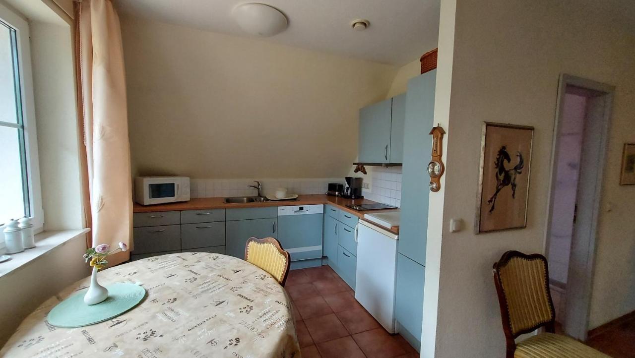 Ferienwohnung Im Uhlenhuus Wiek auf Rügen Exterior foto