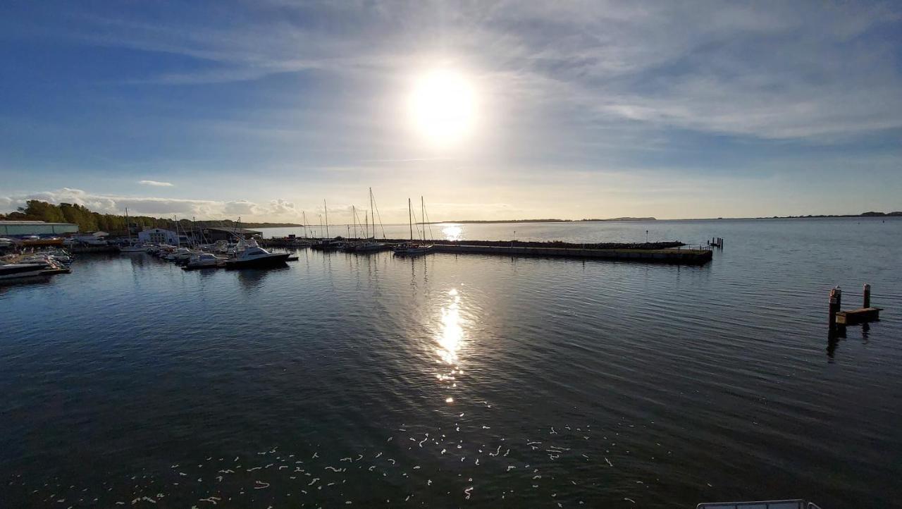 Ferienwohnung Im Uhlenhuus Wiek auf Rügen Exterior foto